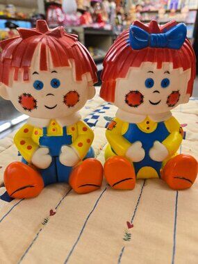 cute vntage pair of rag dolls Raggedy Ann & Andy rubber/plastic shelf sitter toy